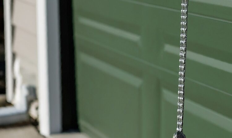 Guide to Garage Door Chain Repair in Abu Dhabi 4 Guide to Garage Door Chain Repair in Abu Dhabi.